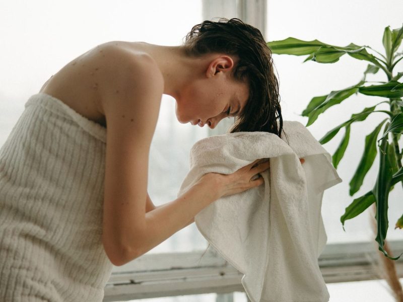 How to Air Dry Your Hair Without Ending Up With Frizz